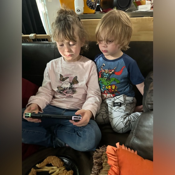 Meet your Posher, Ashley - Picture 2 of 4